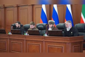 Парламент Чечни обратился к генпрокурору РФ из-за слов Сокурова на встрече Путина с СПЧ